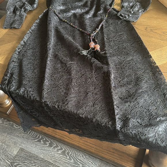 Farm Rio Lace Tie Belt Long Sleeve Dress, BRAND NEW , Size Small, $360 - Picture 11 of 12